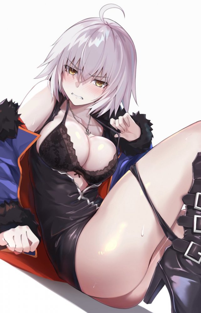こんなにエロ過ぎる脱ぎかけの画像は反則です！