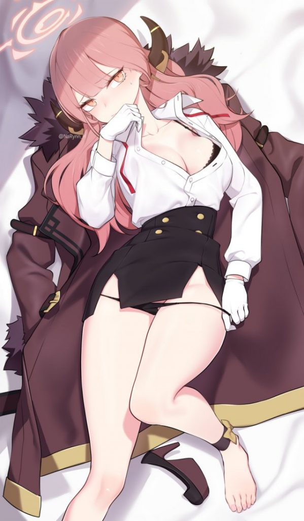 こんなにエロ過ぎる脱ぎかけの画像は反則です！