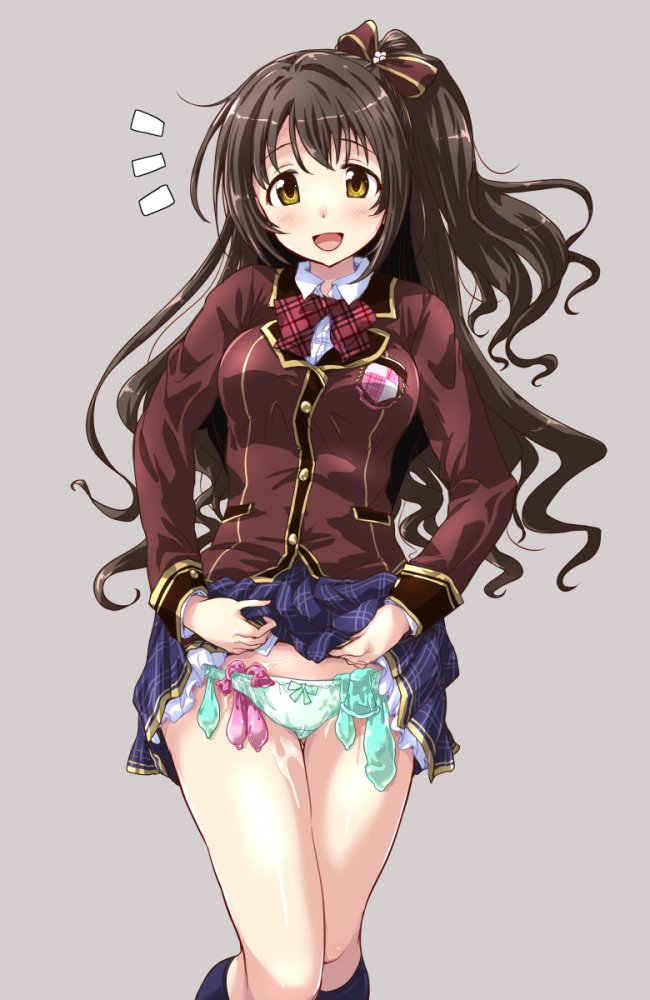 たくし上げでしこれる二次画像ください!
