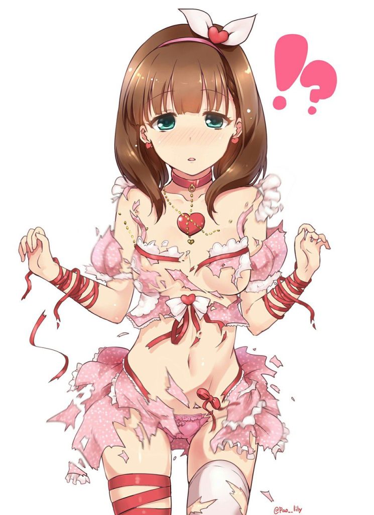 服破れのエロい画像