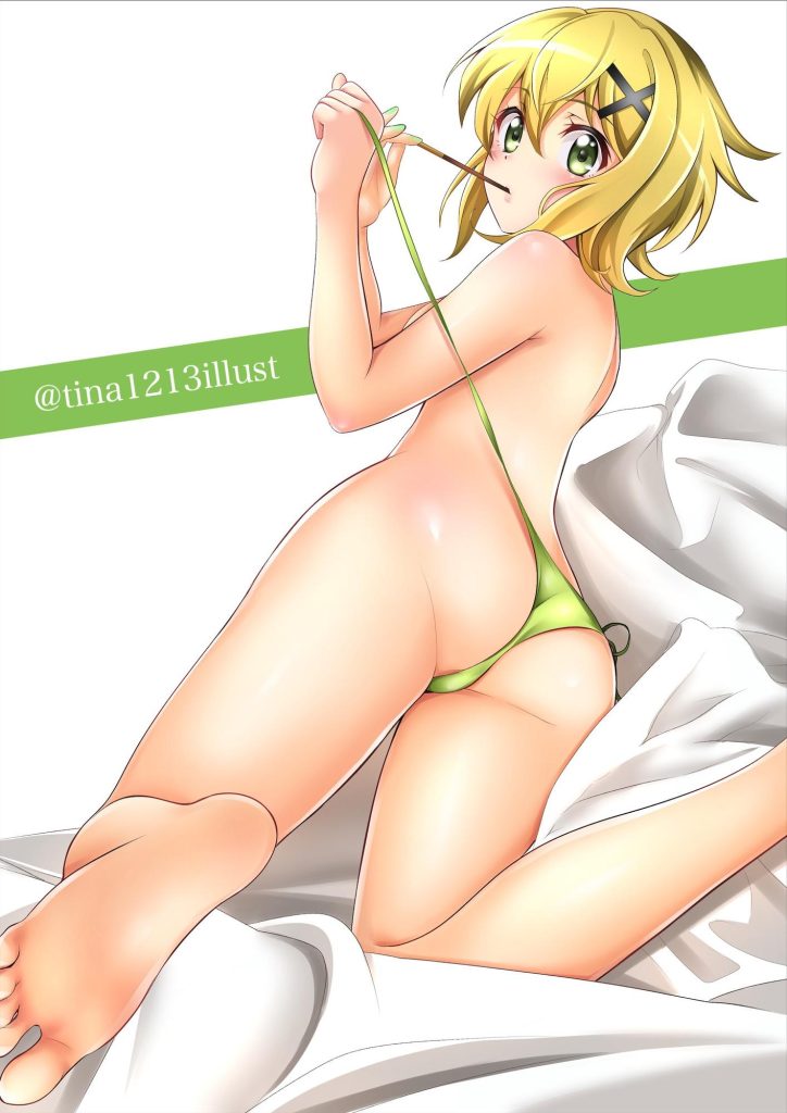 脱ぎかけのエロ画像下さい!