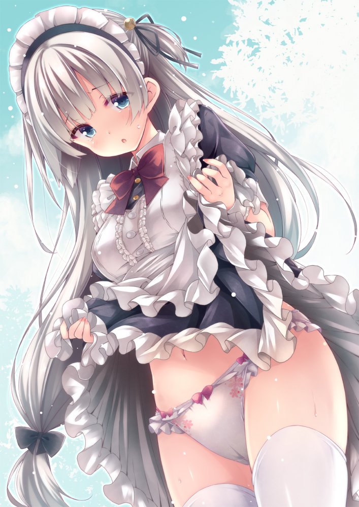 たくし上げの二次元エロ画像。