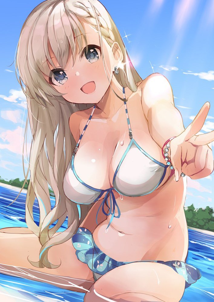 Hないたずらをしたくなる水着のエロ画像