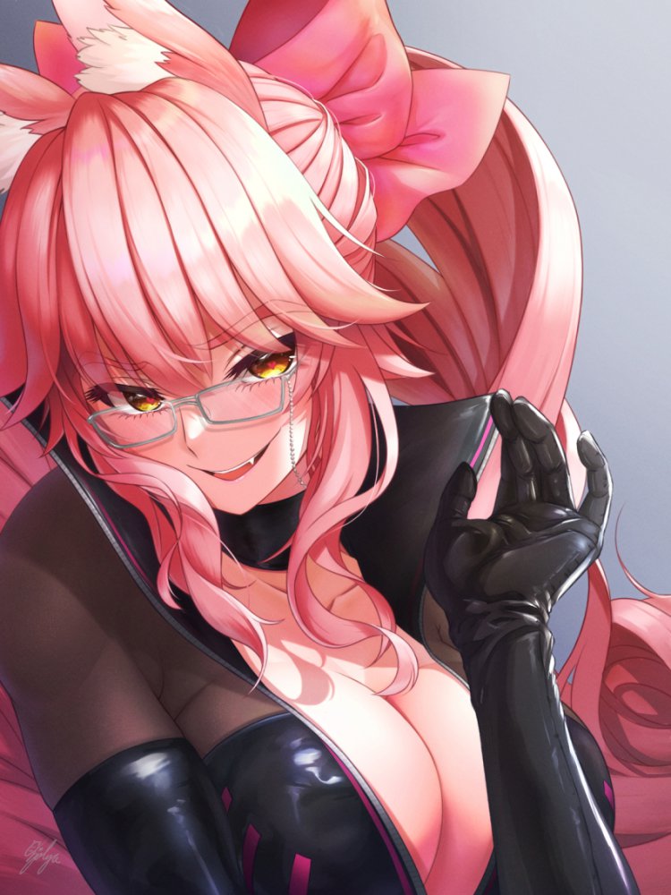 眼鏡のエロ可愛い画像貼っていくぜ！