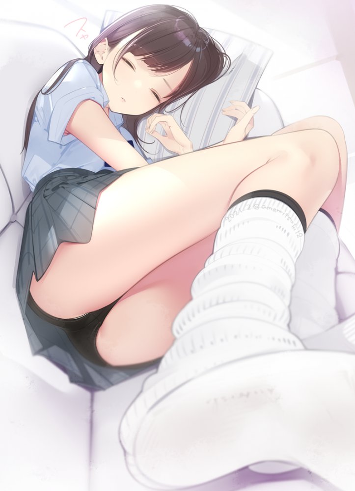 制服のエロ画像をランダムに貼っていくスレ