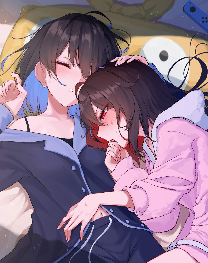 パジャマのエッチな部分を奥の奥まで堪能できるエロ画像