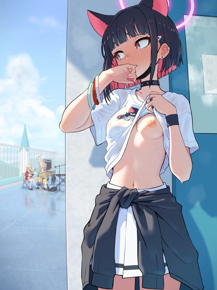 たくし上げの画像下さい！