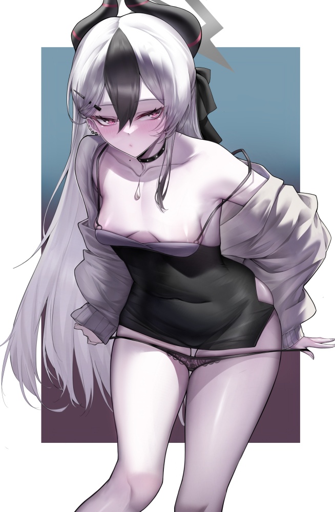 脱ぎかけのエッチな画像見たいよね?