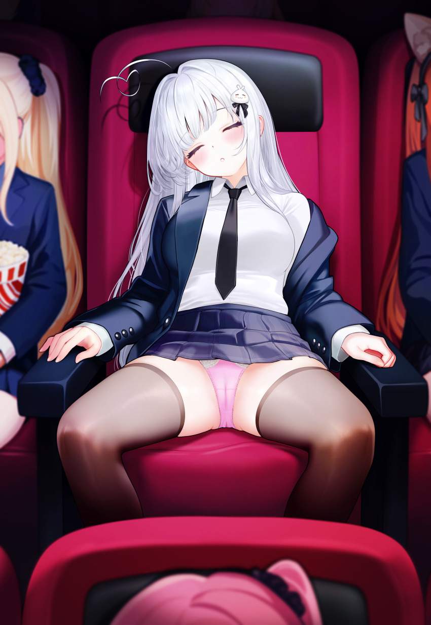 パンチラのエロ画像でシコりたい奴集まれ！