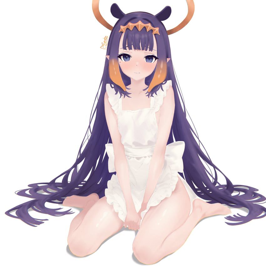 裸エプロンの背徳感あふれるエロ画像