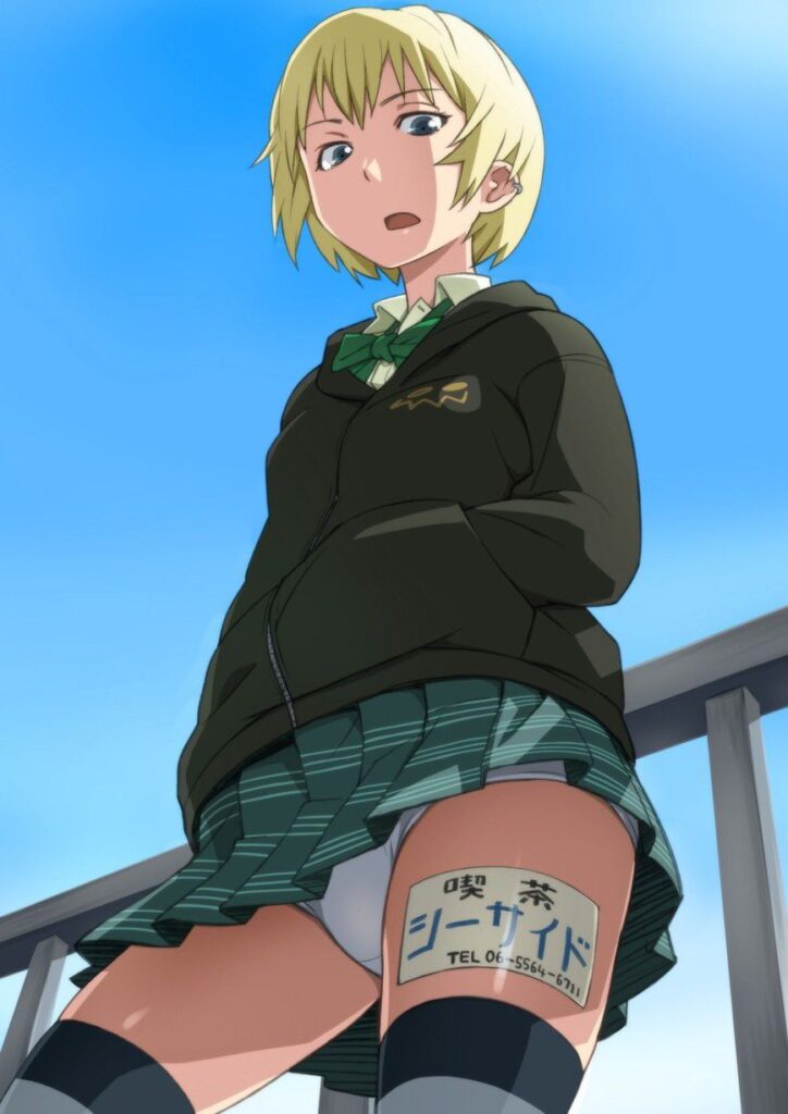 ローアングルのエッチな魅力が分かるエロ画像