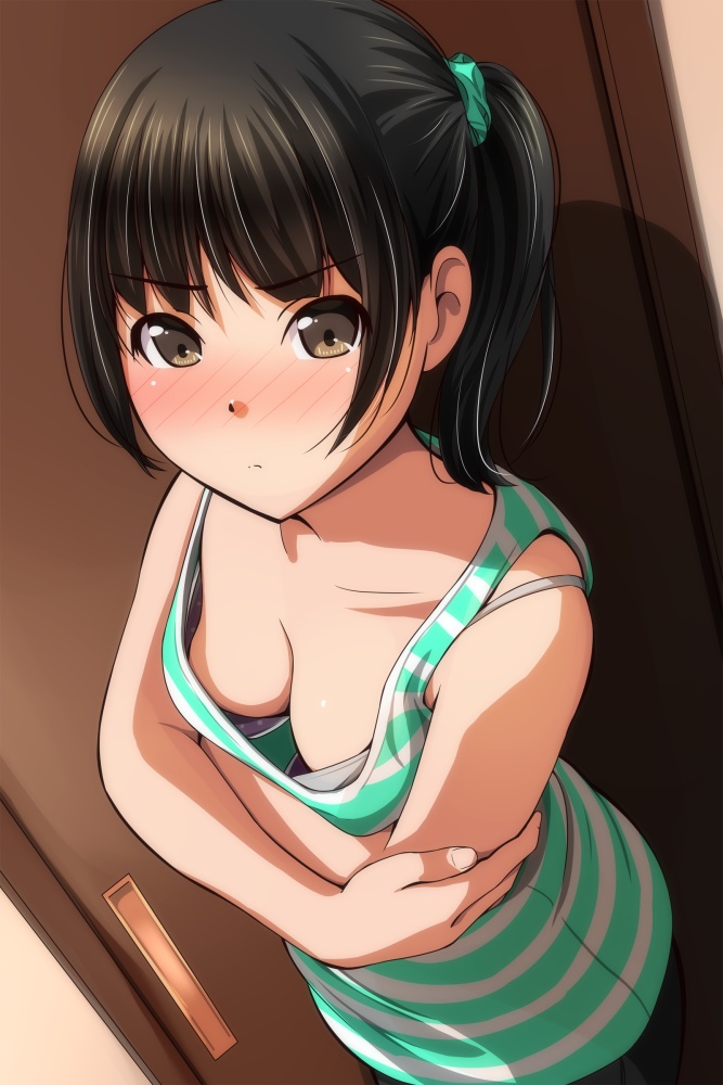 胸チラの至高vs究極のエロ画像
