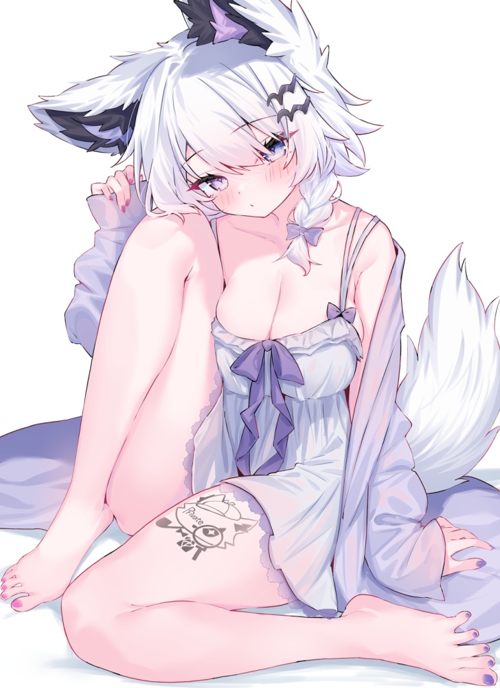 【二次】銀髪のメチャシコで可愛い女の子のエッチな画像
