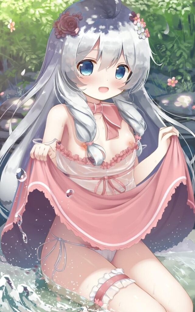 貧乳のエッチな部分を奥の奥まで堪能できるエロ画像