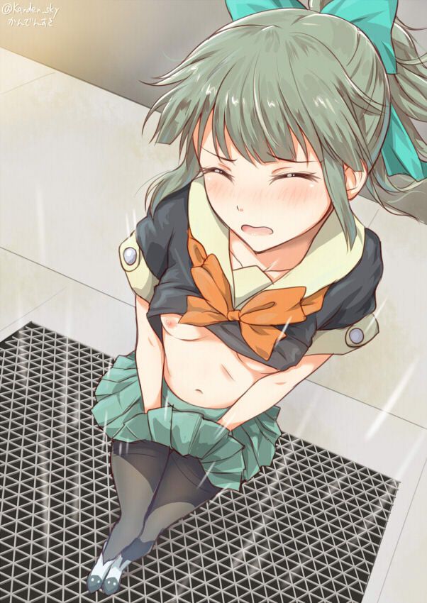 Hないたずらをしたくなる貧乳のエロ画像