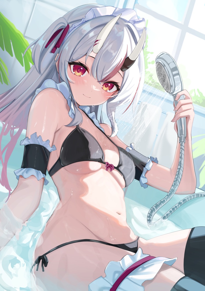 ビキニの背徳感あふれるエロ画像