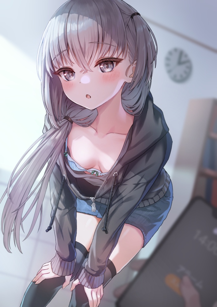 胸チラのエロ画像 16